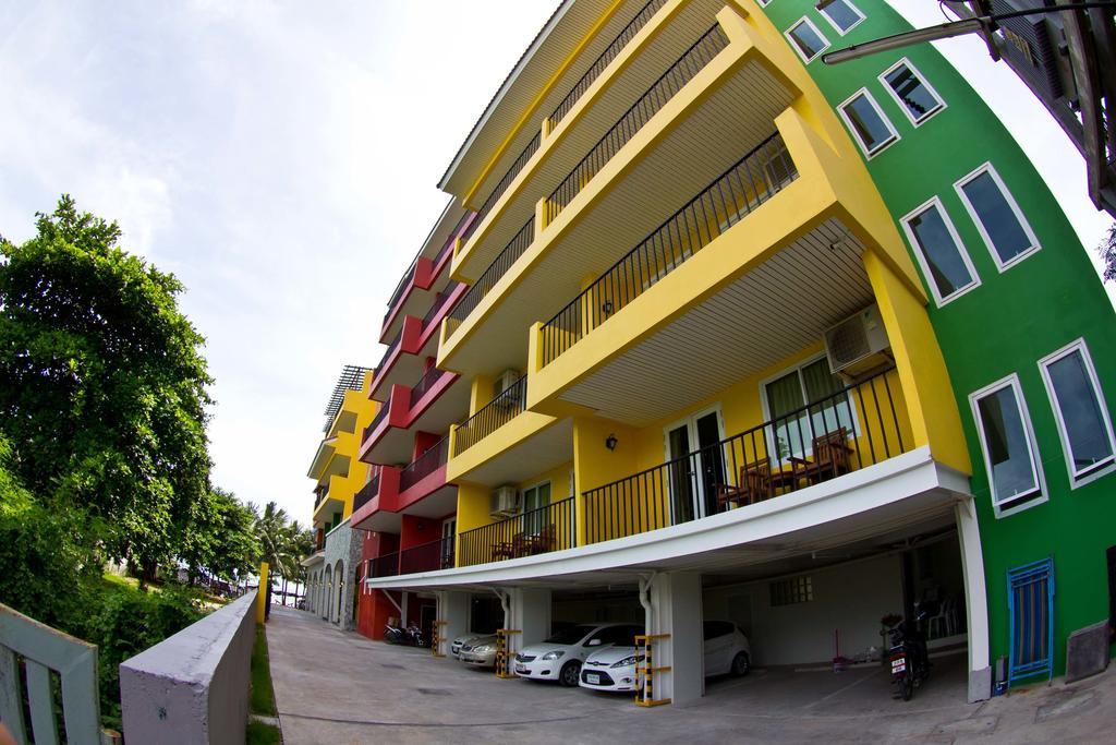 Coasta Bangsaen Hotel Si Racha Exterior photo